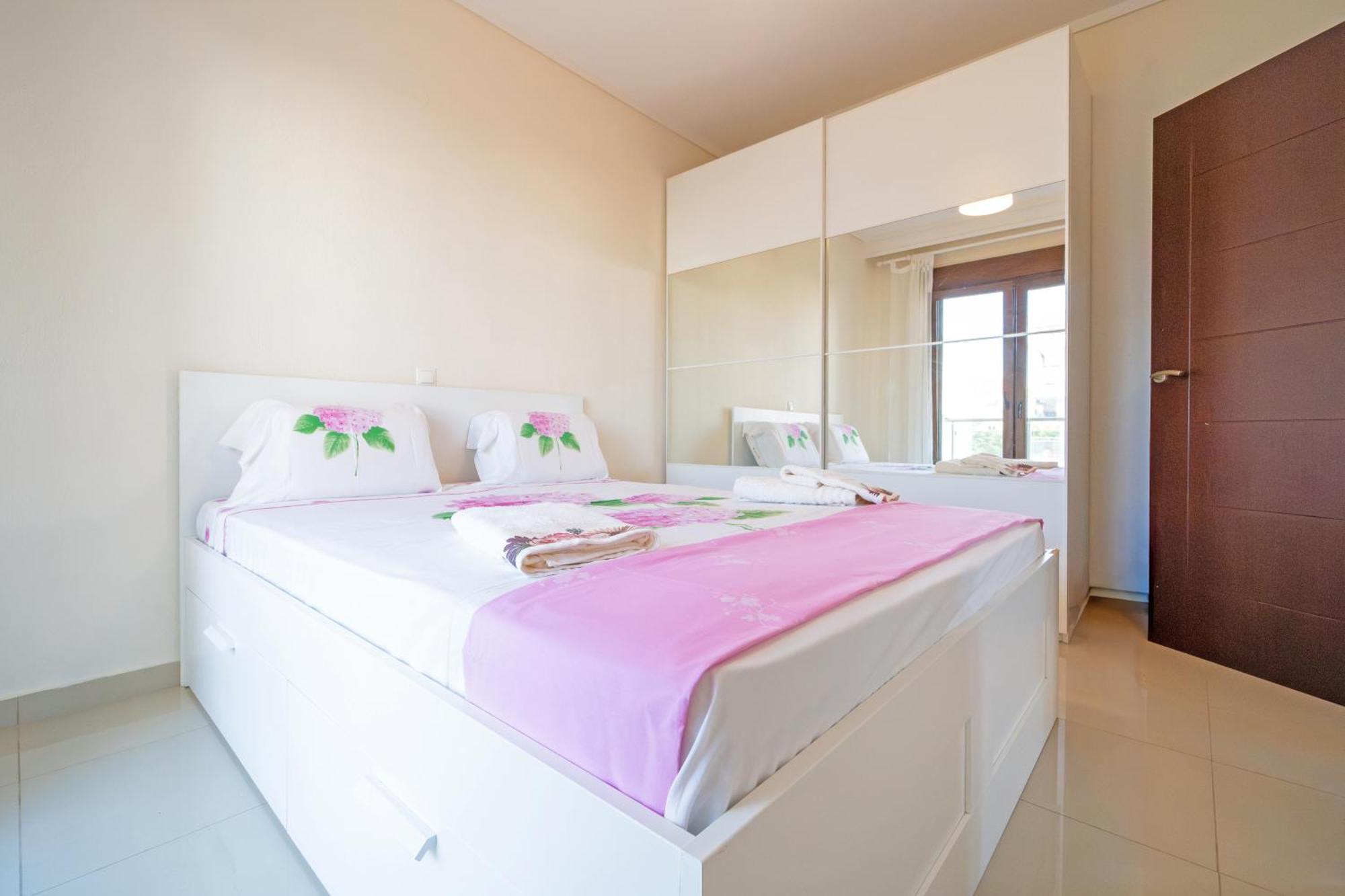 Luxury And Sunny Apartment 250 Mts From The Beach!! Peraía Esterno foto